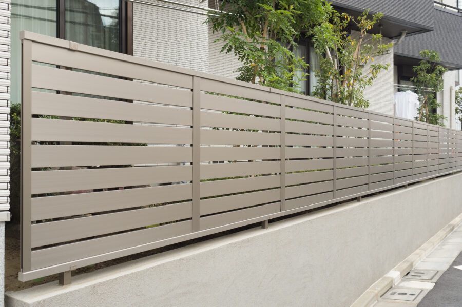 住宅のフェンス